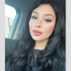 Meet your Posher, Yazzy